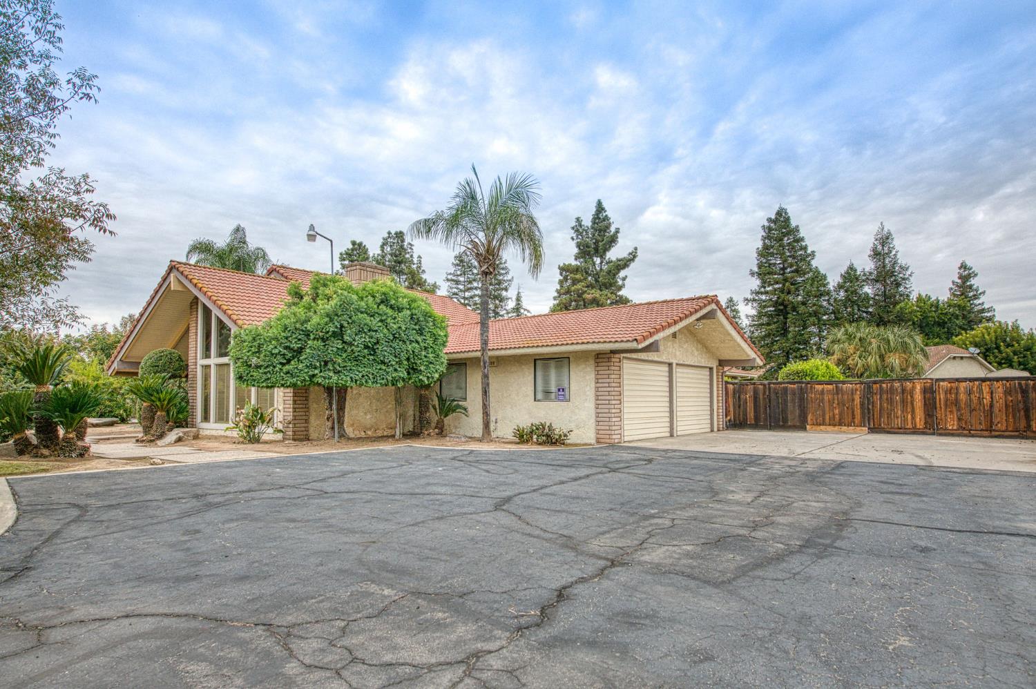 5453 E Butler Ave, Fresno, CA 93727