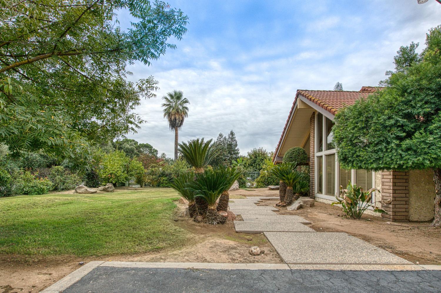 5453 E Butler Ave, Fresno, CA 93727