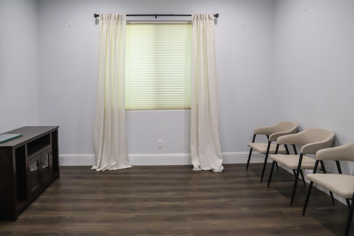 4249 N Waterside Dr, Clovis, CA 93619