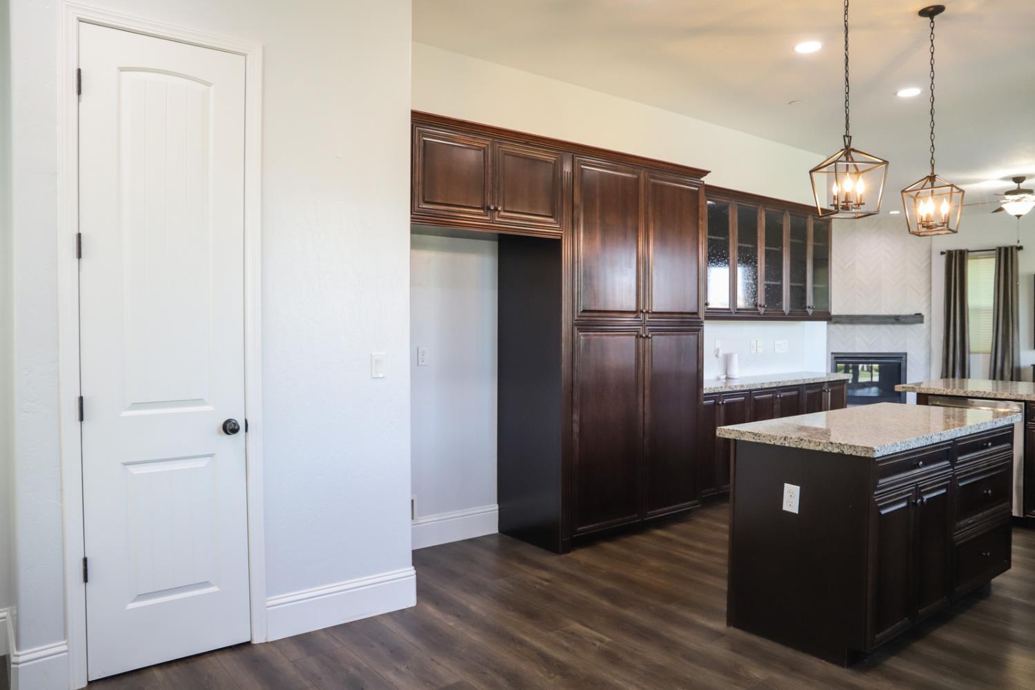 4249 N Waterside Dr, Clovis, CA 93619