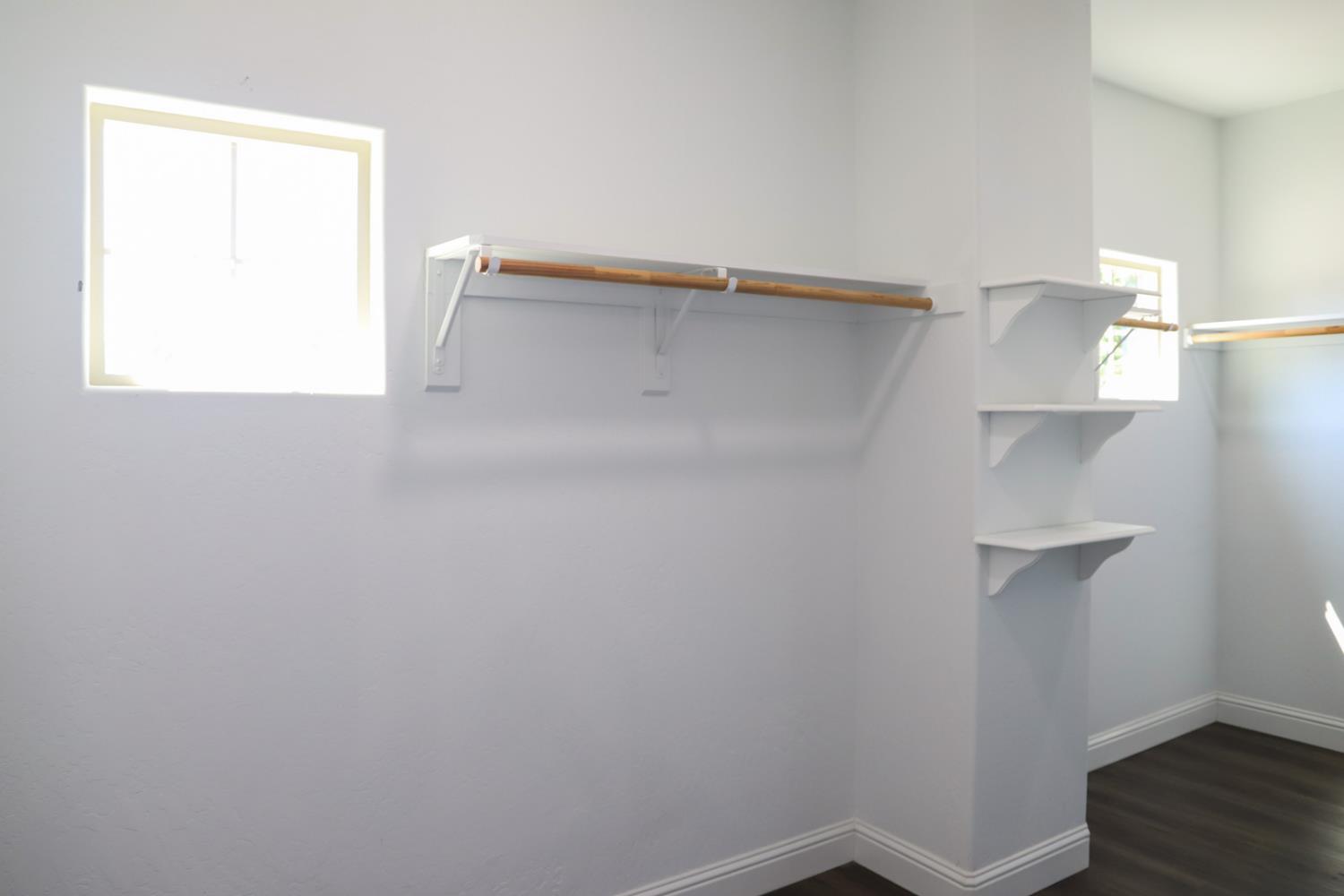 4249 N Waterside Dr, Clovis, CA 93619