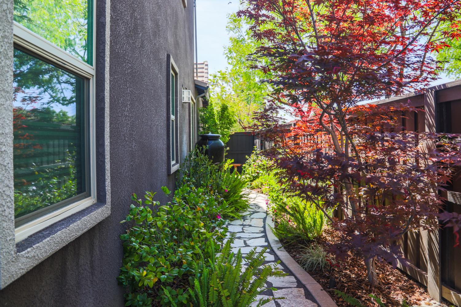 4249 N Waterside Dr, Clovis, CA 93619