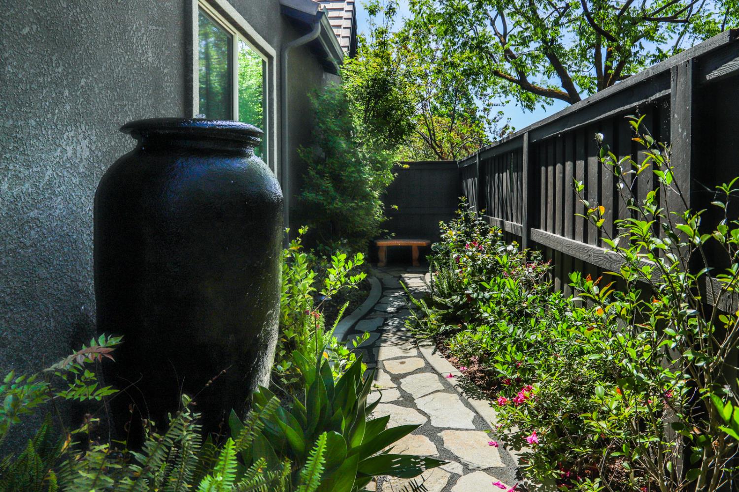 4249 N Waterside Dr, Clovis, CA 93619