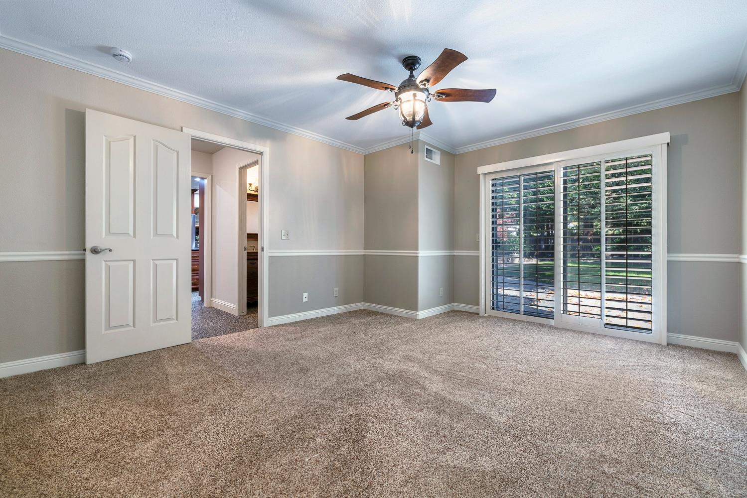 920 E Windsor Cir, Fresno, CA 93720