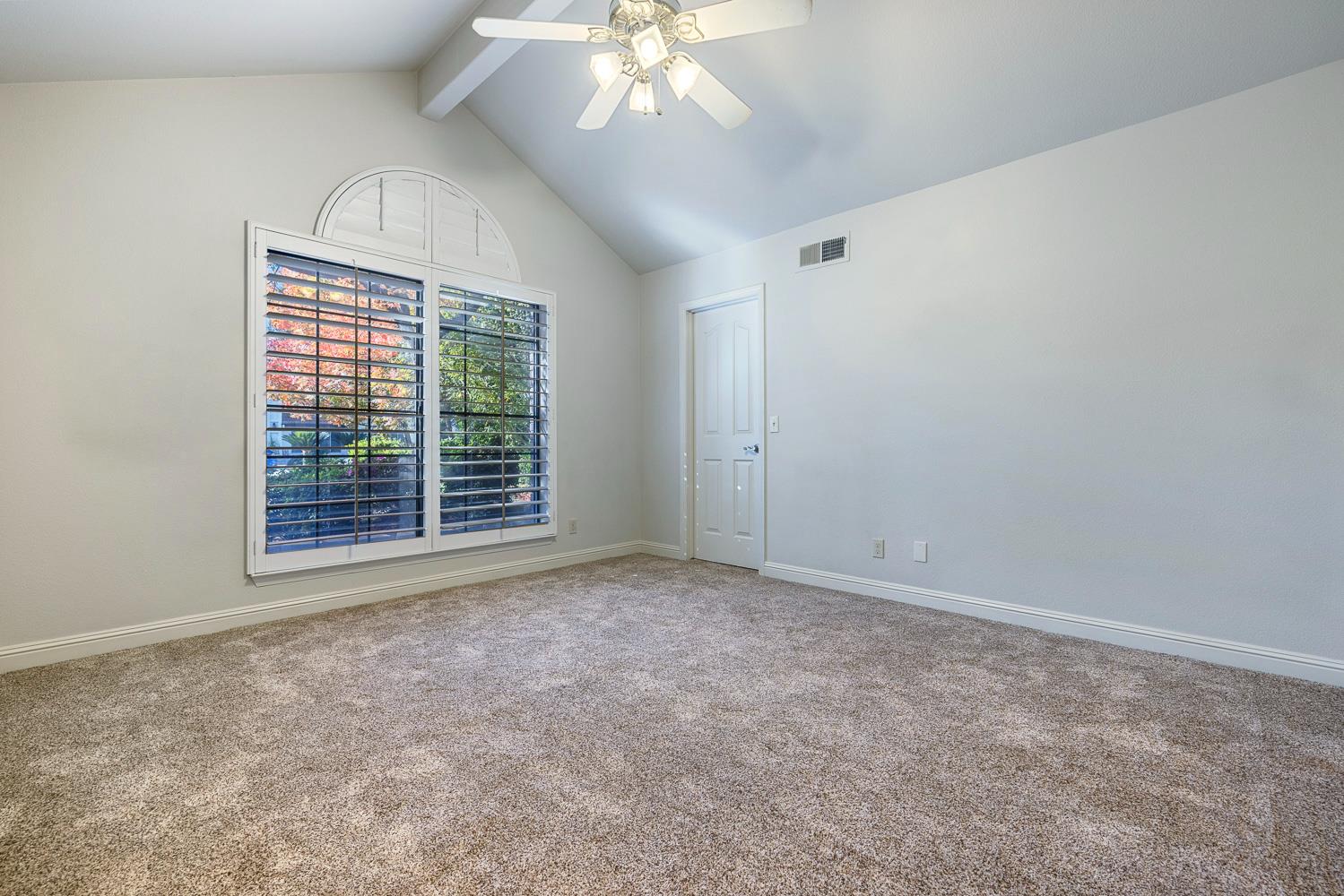 920 E Windsor Cir, Fresno, CA 93720