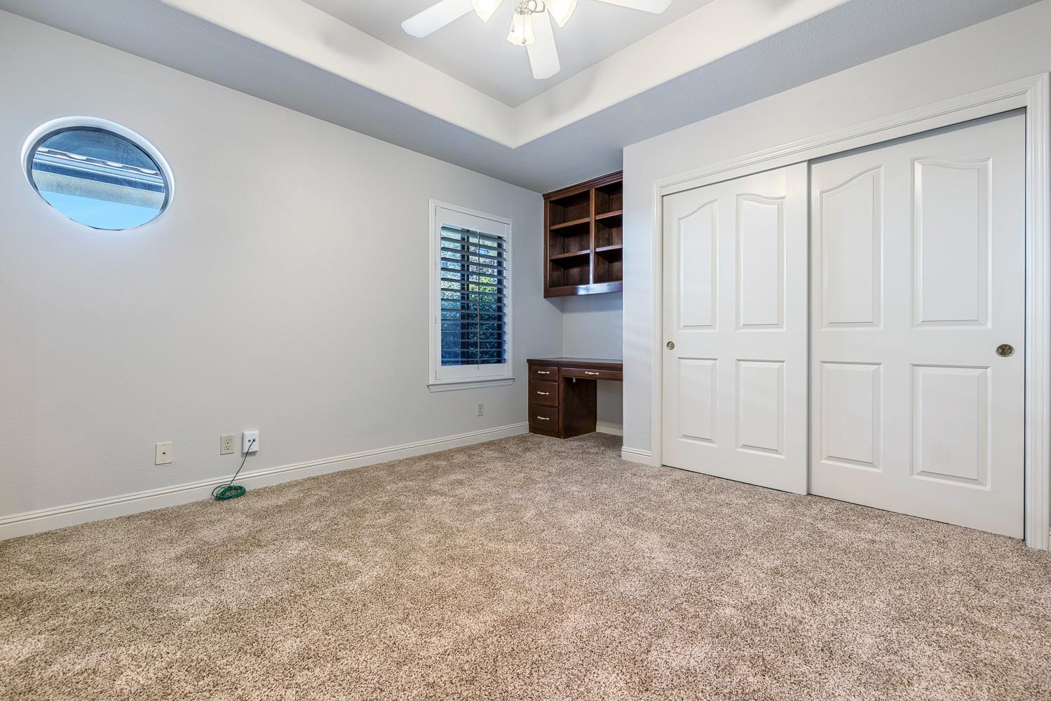 920 E Windsor Cir, Fresno, CA 93720