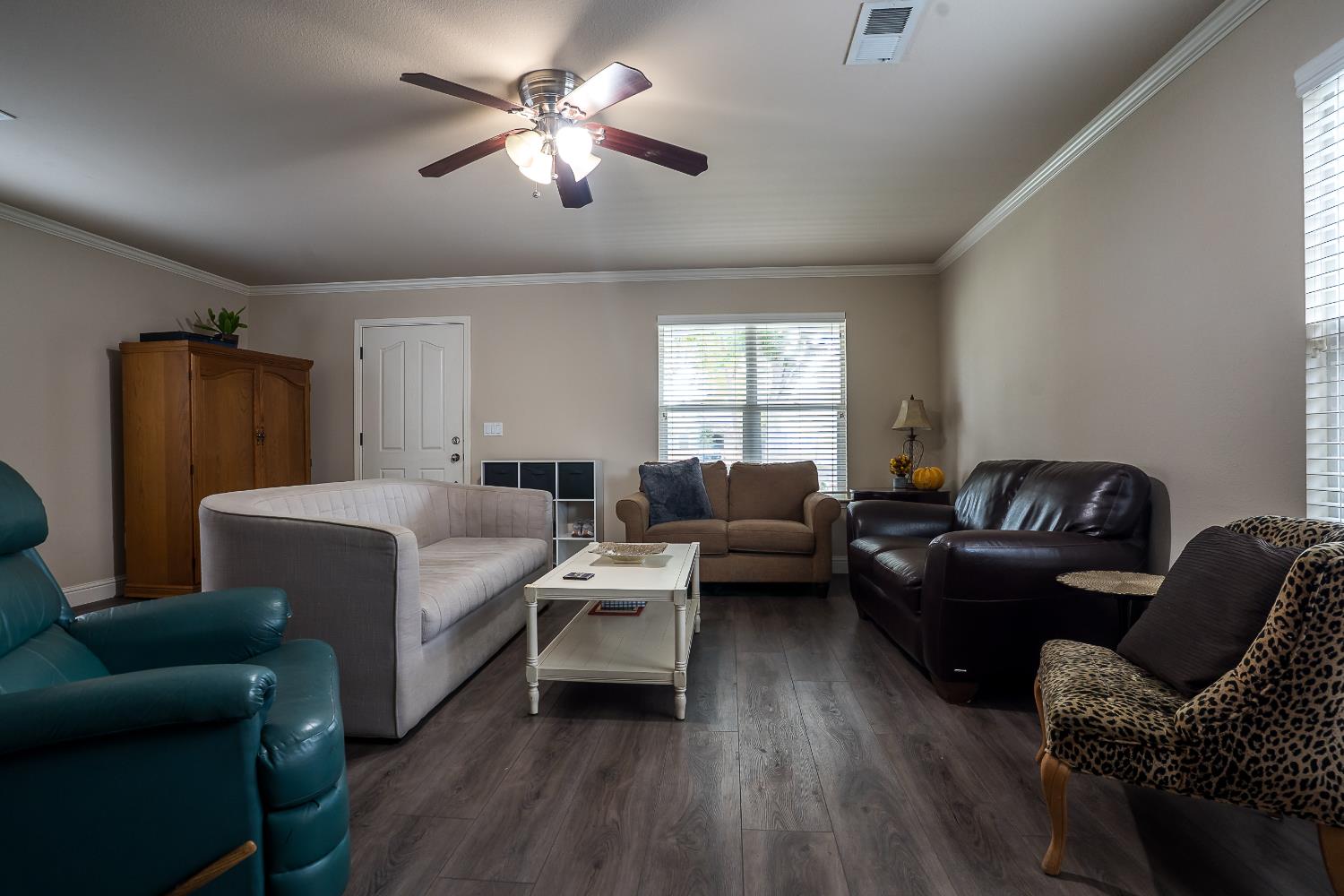 233 N College Ave, Fresno, CA 93701