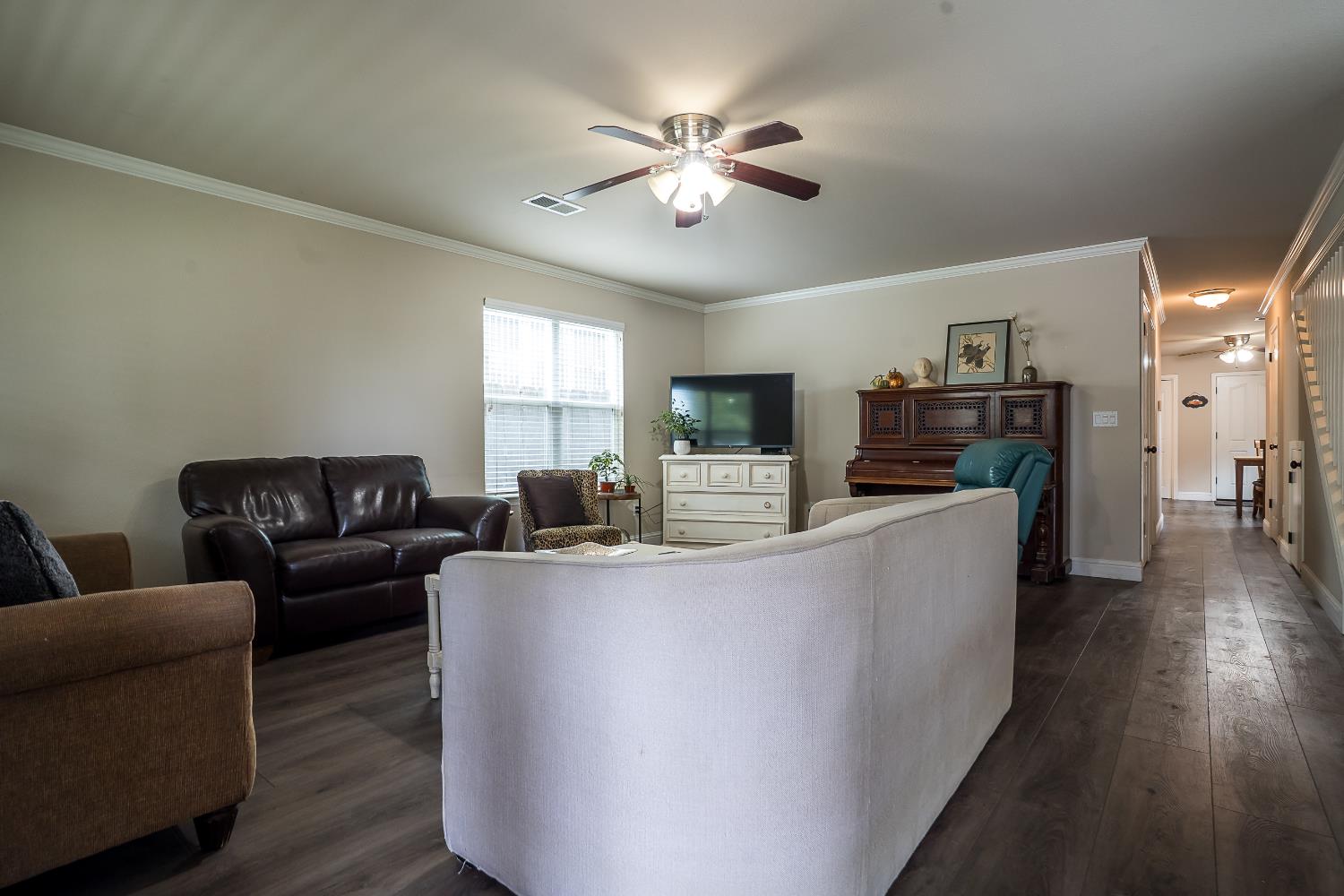 233 N College Ave, Fresno, CA 93701