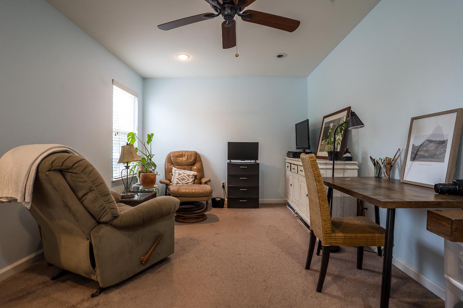 233 N College Ave, Fresno, CA 93701