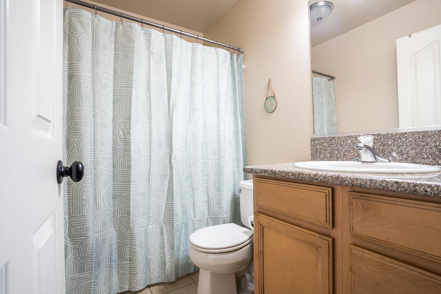 233 N College Ave, Fresno, CA 93701