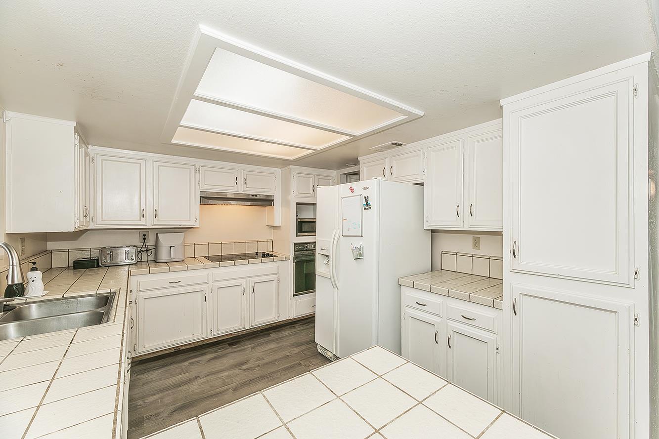 4727 E Alamos Ave #106A, Fresno, CA 93726