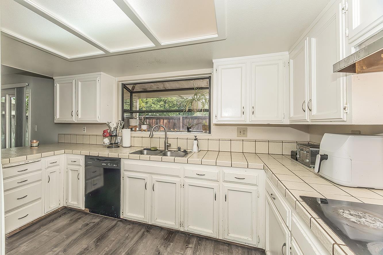 4727 E Alamos Ave #106A, Fresno, CA 93726