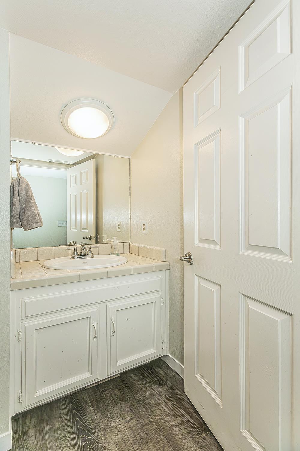 4727 E Alamos Ave #106A, Fresno, CA 93726