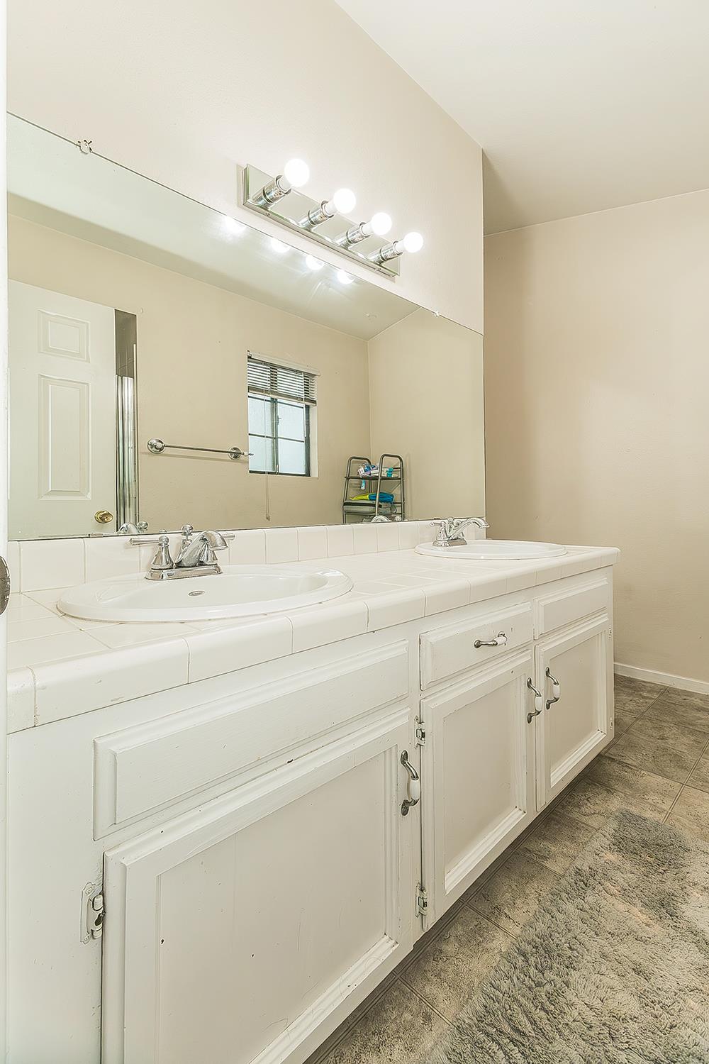 4727 E Alamos Ave #106A, Fresno, CA 93726