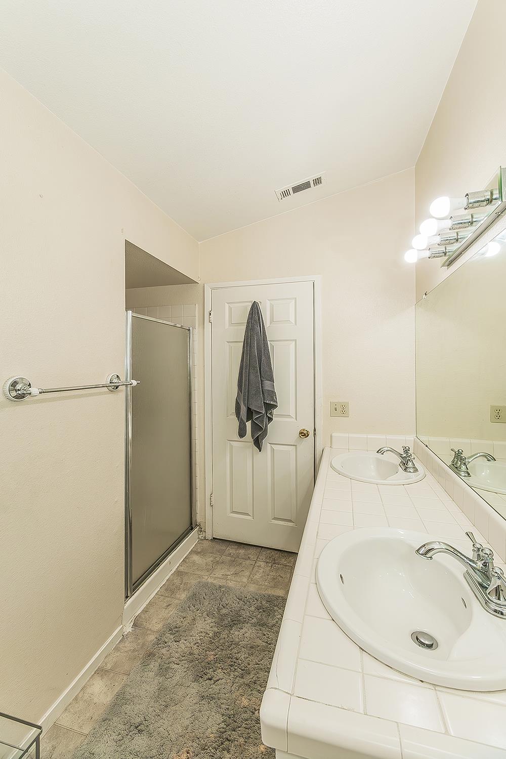 4727 E Alamos Ave #106A, Fresno, CA 93726