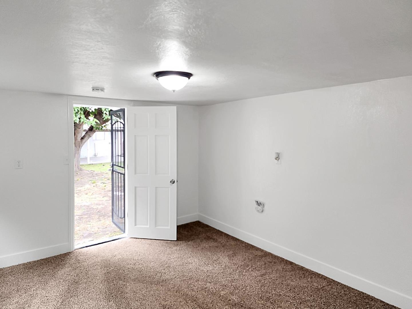 609 Monterey, Chowchilla, CA 93610