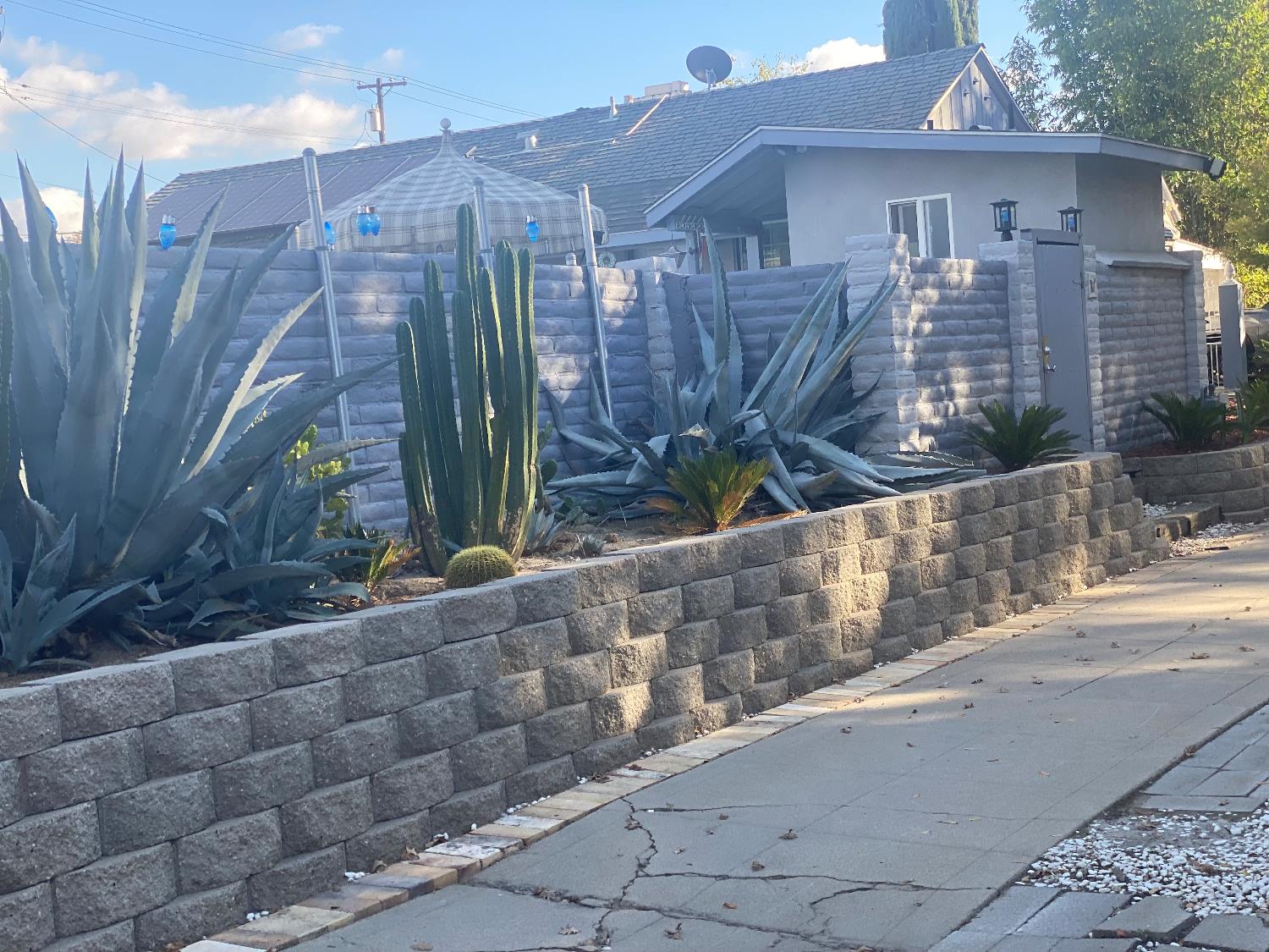 550 N Yosemite Ave, Fresno, CA 93728