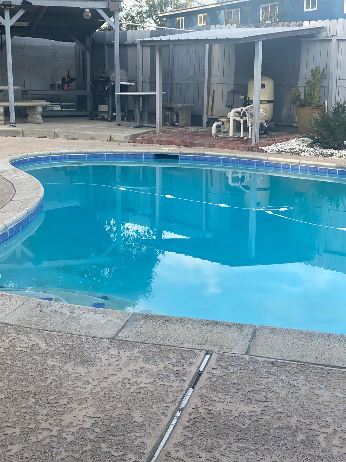 550 N Yosemite Ave, Fresno, CA 93728