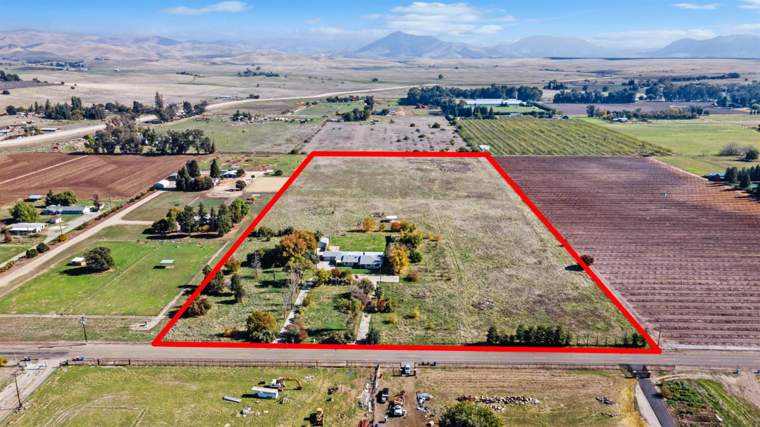 4666 N Zediker Ave, Sanger, CA 93657