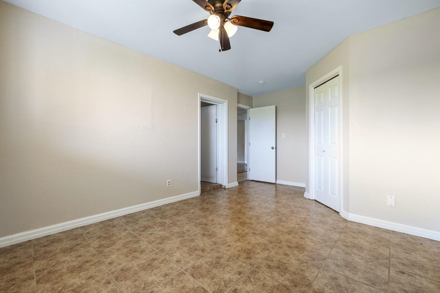 4666 N Zediker Ave, Sanger, CA 93657