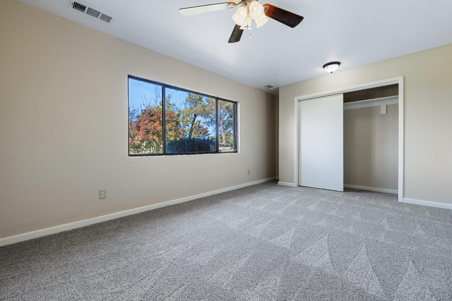 4666 N Zediker Ave, Sanger, CA 93657