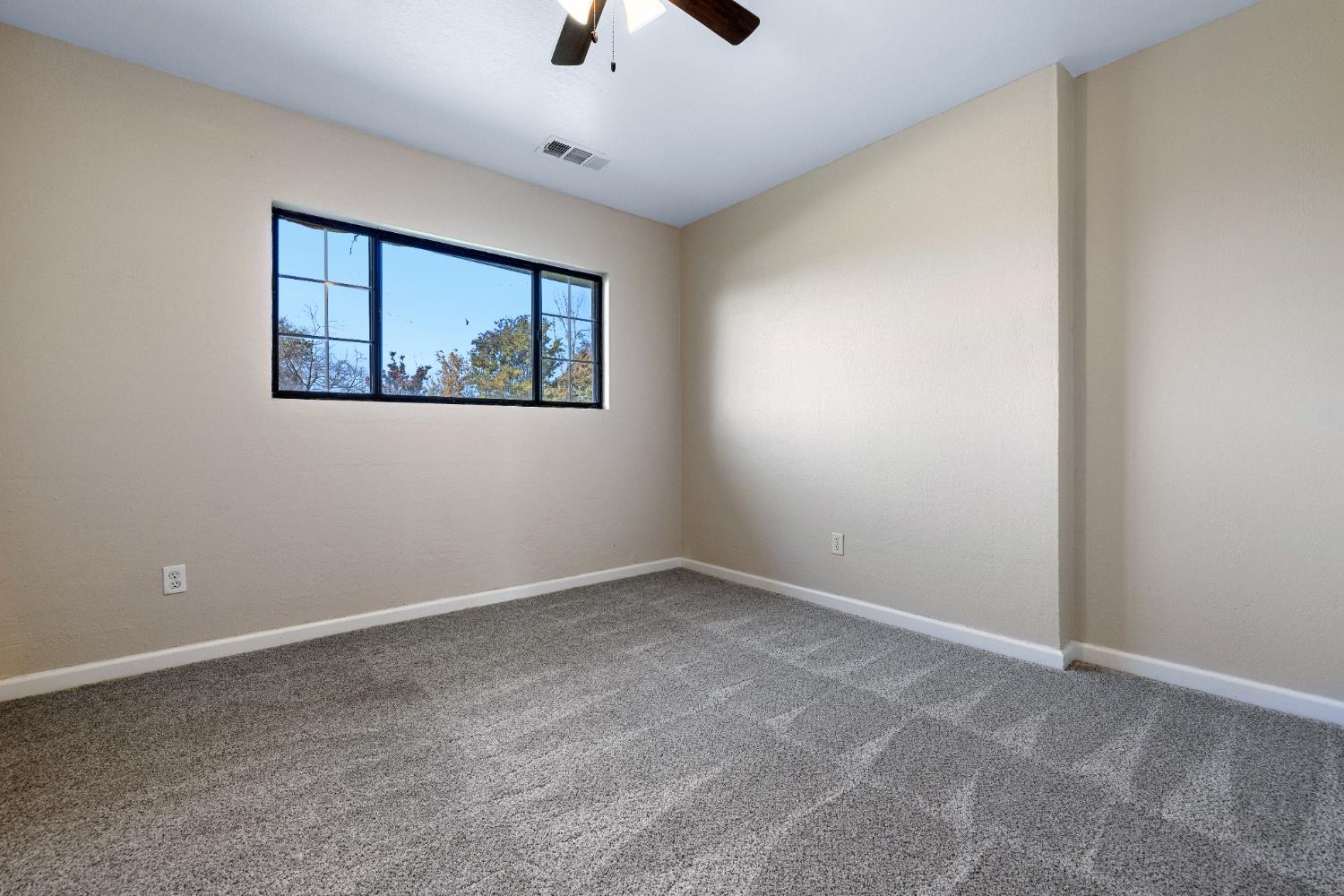 4666 N Zediker Ave, Sanger, CA 93657