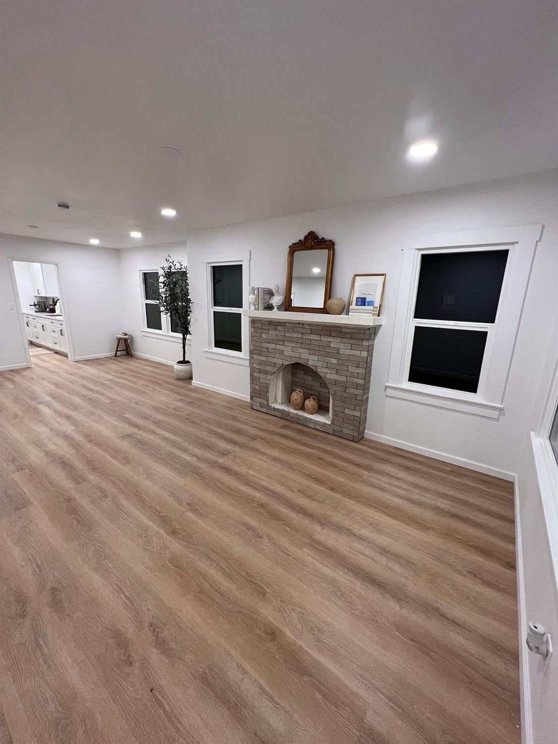 907 S 7Th St, Fresno, CA 93702