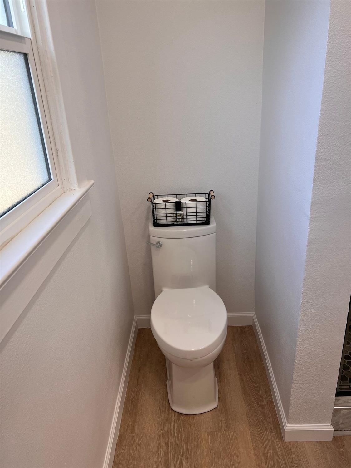 907 S 7Th St, Fresno, CA 93702