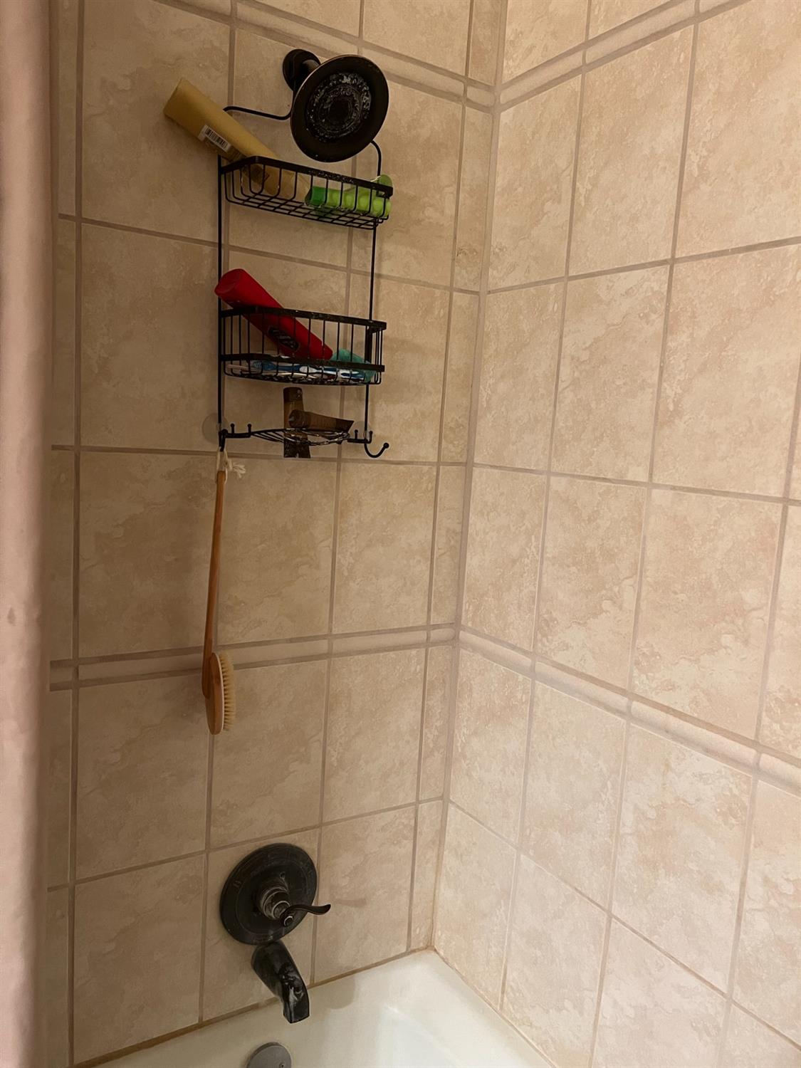 402 Mainberry Dr, Madera, CA 93637