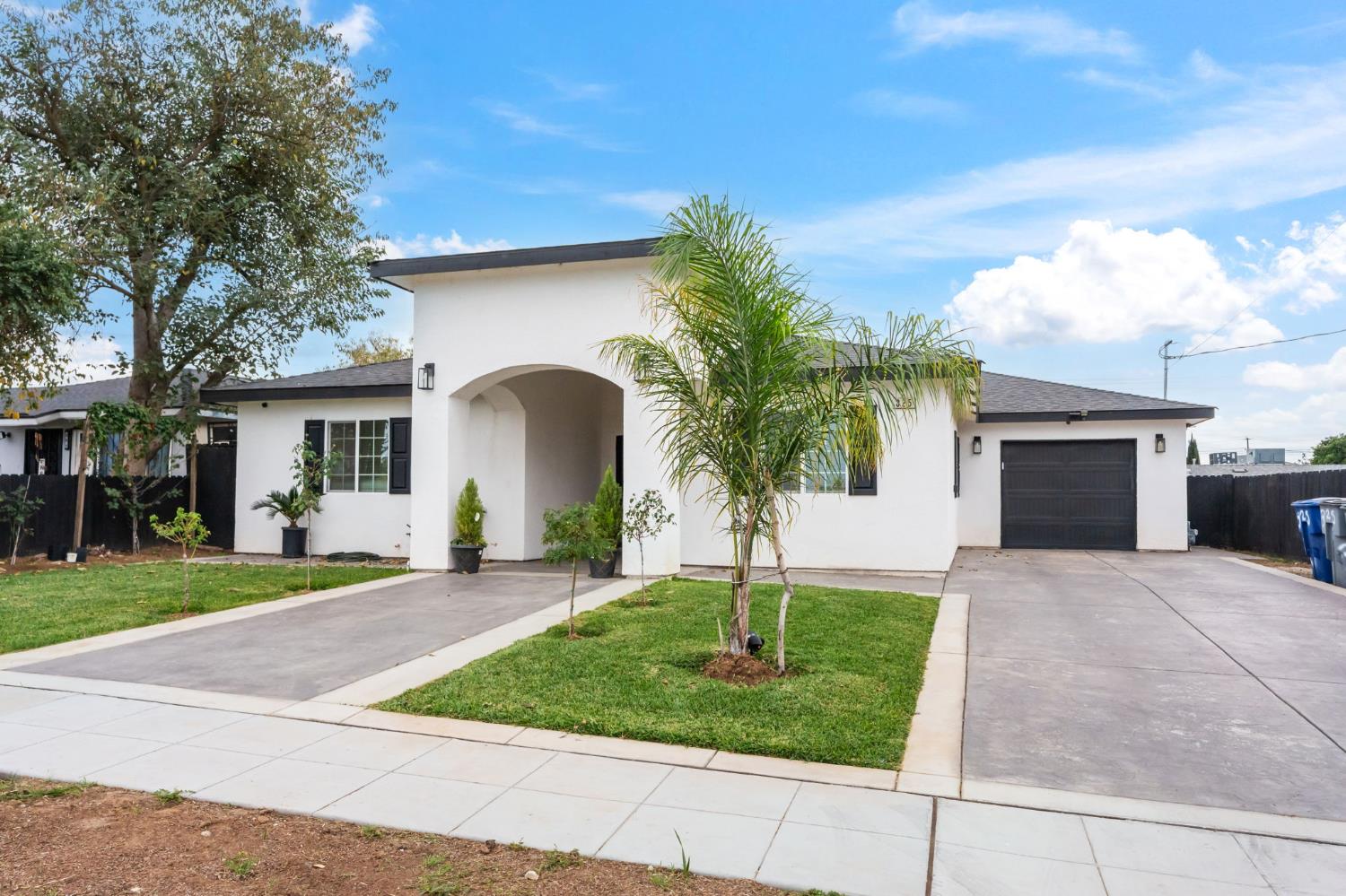 325 W Lorena Ave, Fresno, CA 93706