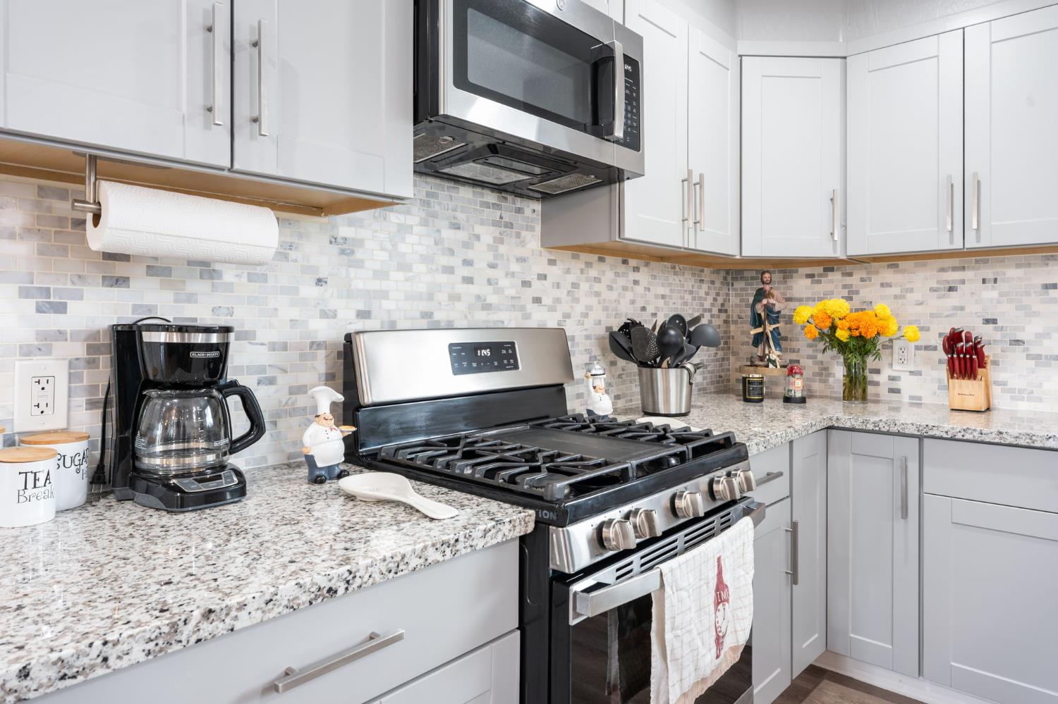 325 W Lorena Ave, Fresno, CA 93706