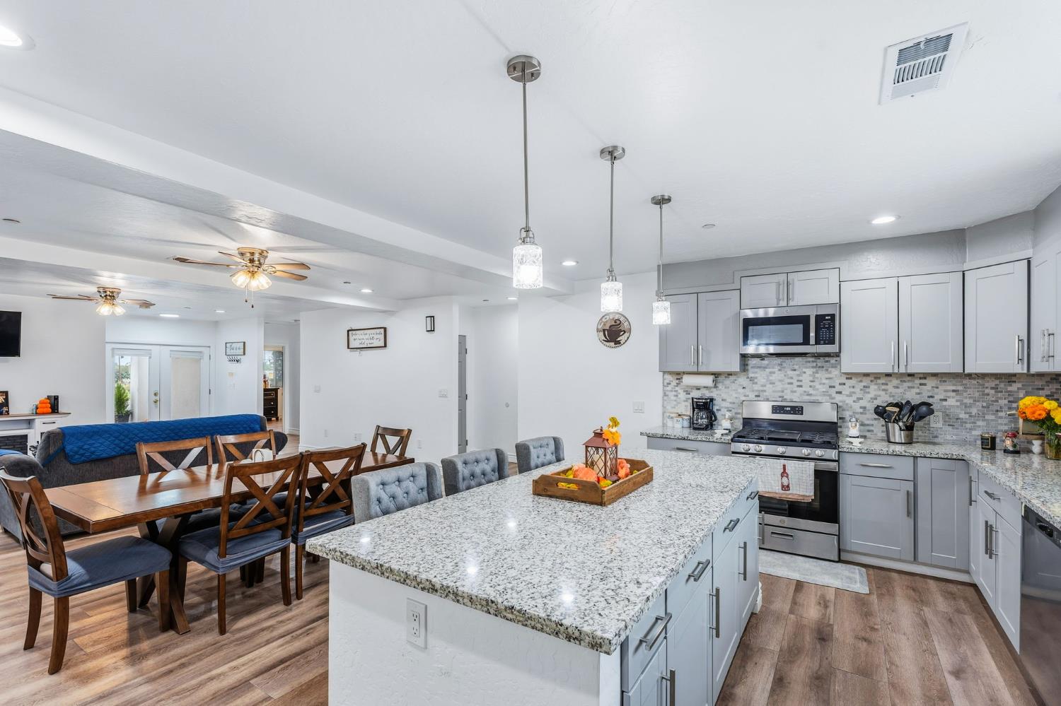 325 W Lorena Ave, Fresno, CA 93706