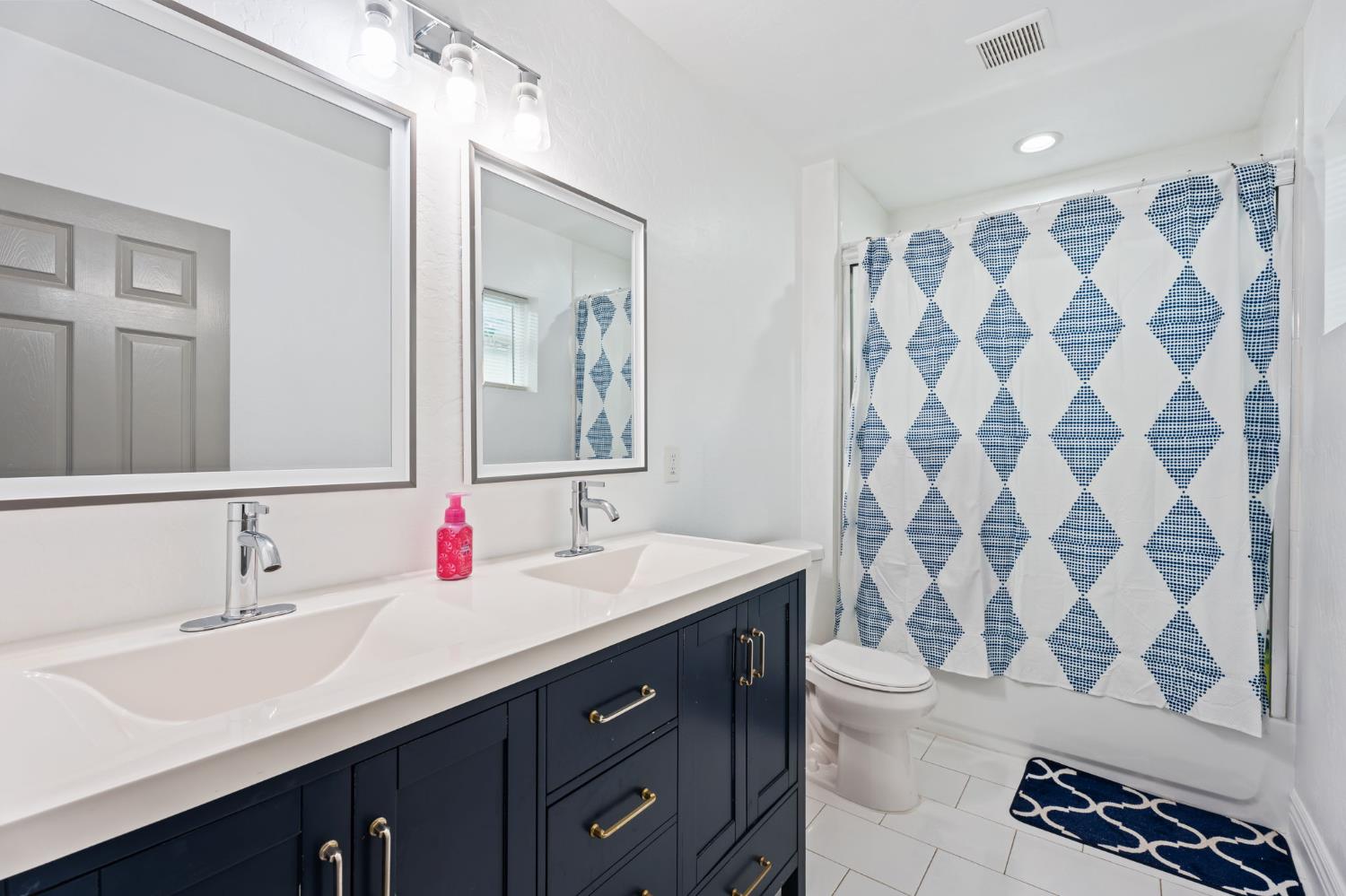 325 W Lorena Ave, Fresno, CA 93706