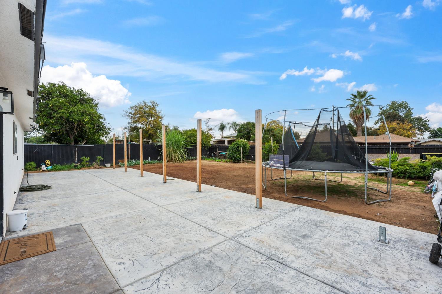 325 W Lorena Ave, Fresno, CA 93706