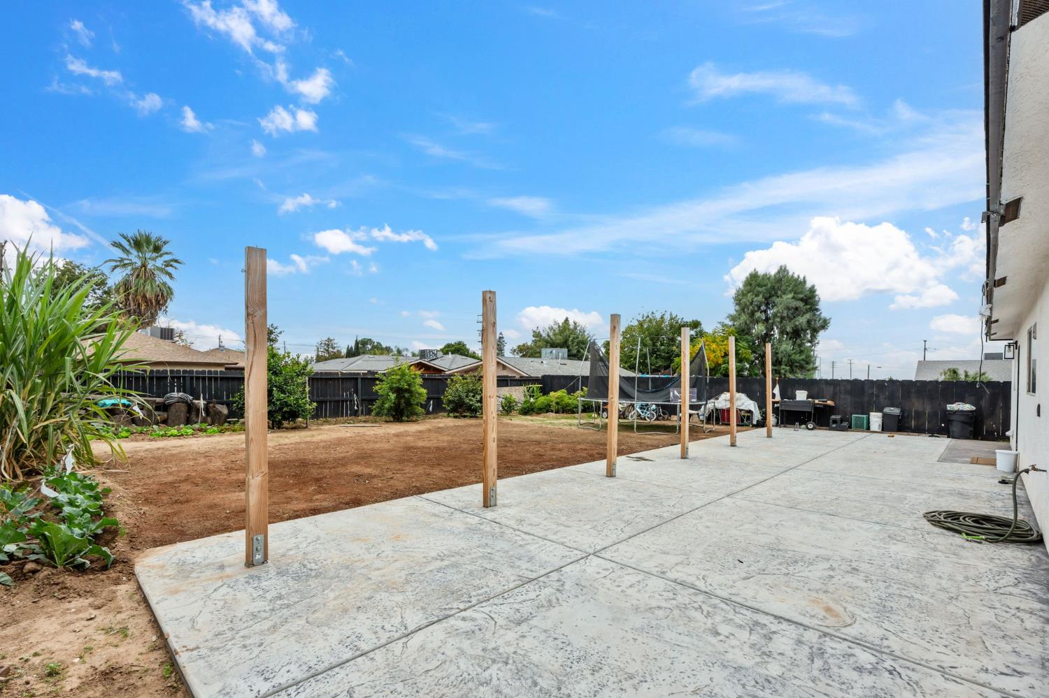 325 W Lorena Ave, Fresno, CA 93706