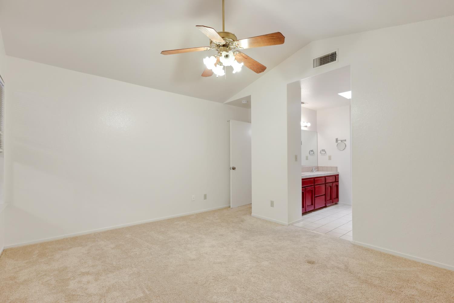 503 E Alluvial Ave #102, Fresno, CA 93720