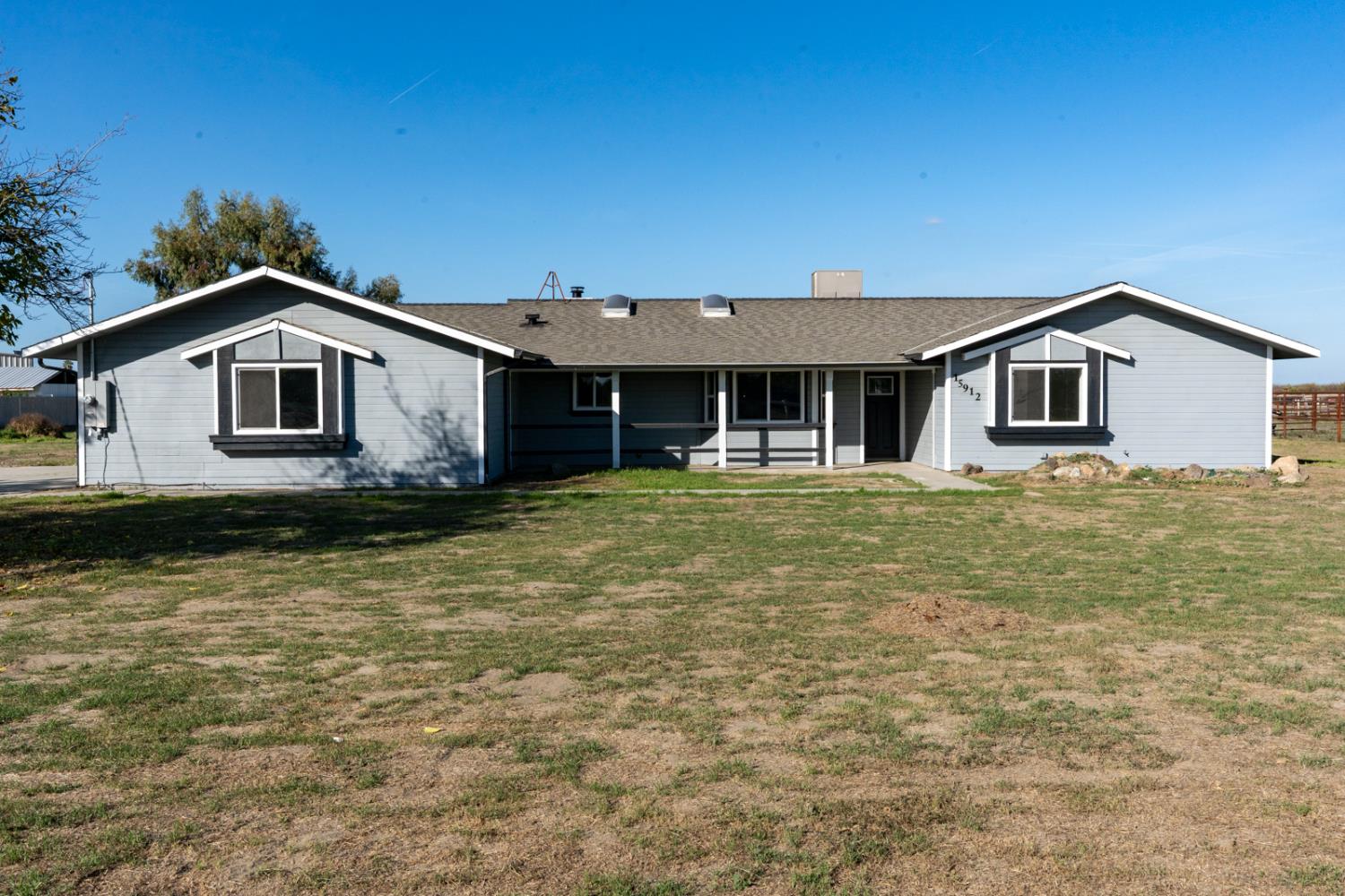 15912 Idaho Ave, Lemoore, CA 93245