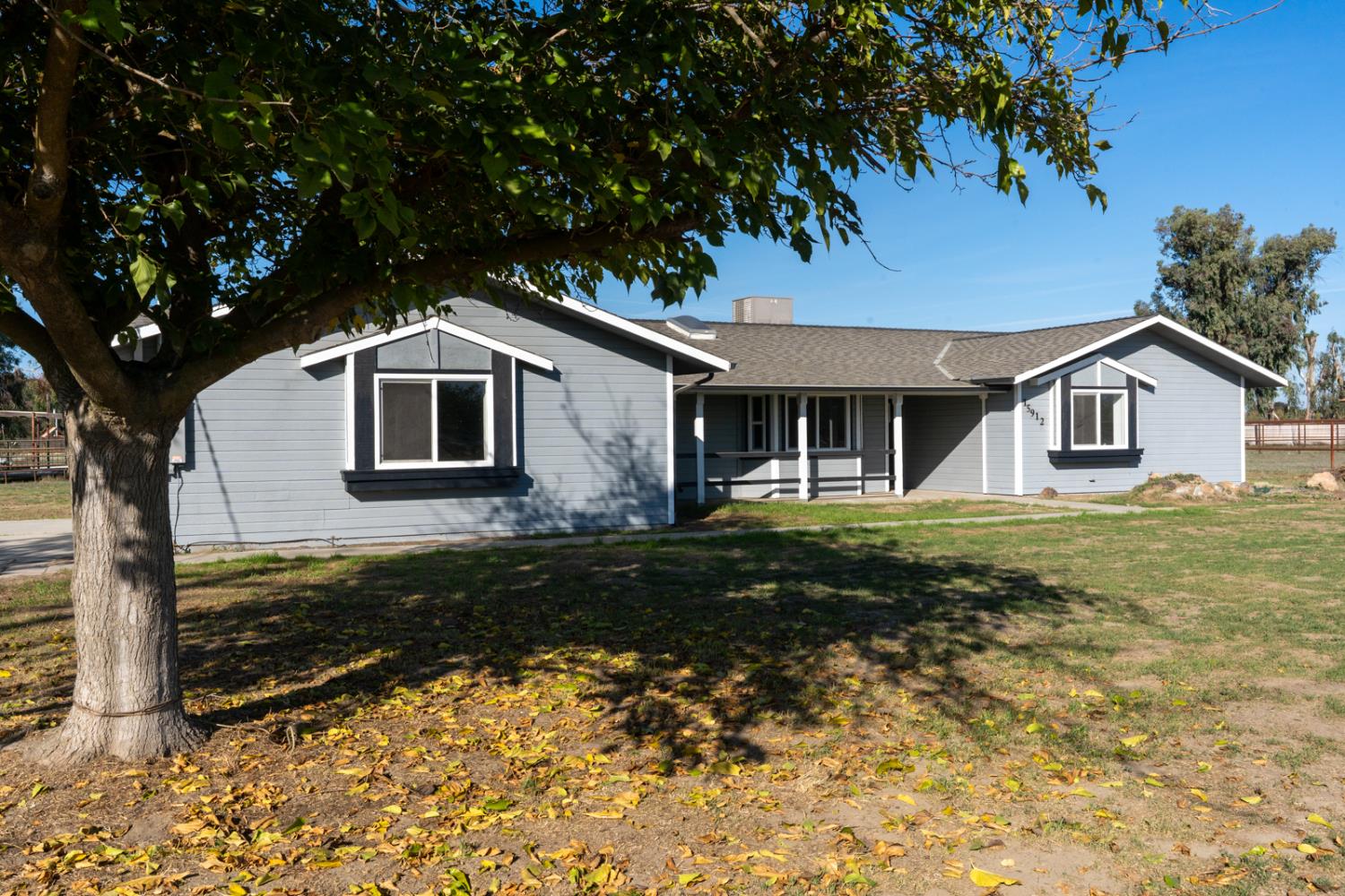 15912 Idaho Ave, Lemoore, CA 93245