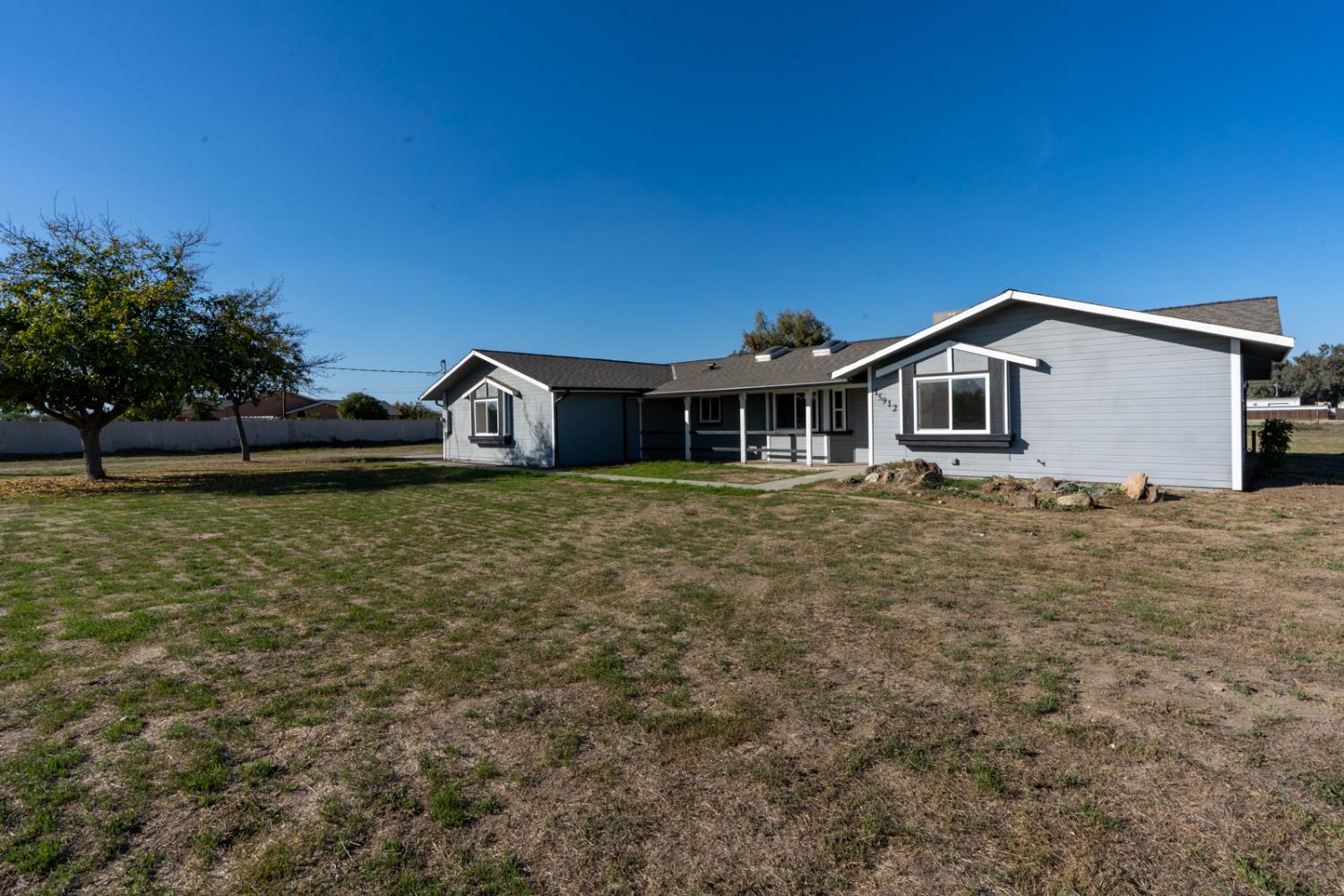 15912 Idaho Ave, Lemoore, CA 93245