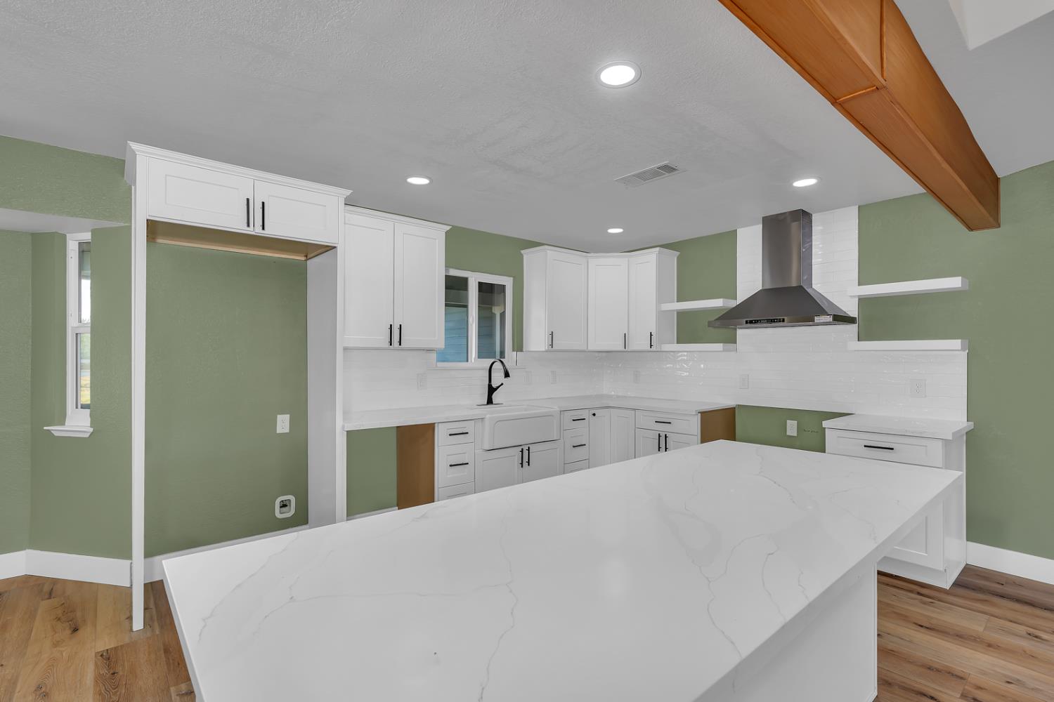 15912 Idaho Ave, Lemoore, CA 93245