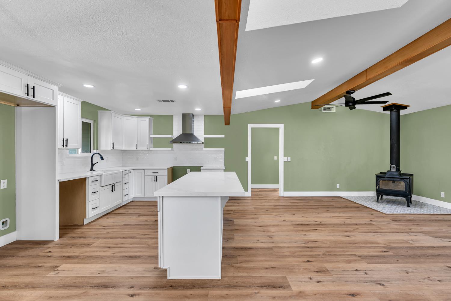 15912 Idaho Ave, Lemoore, CA 93245