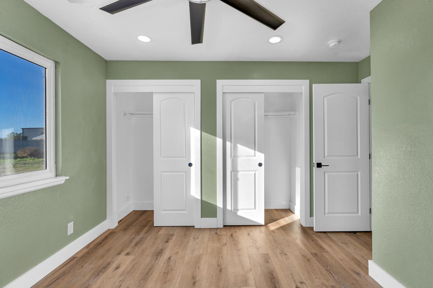 15912 Idaho Ave, Lemoore, CA 93245