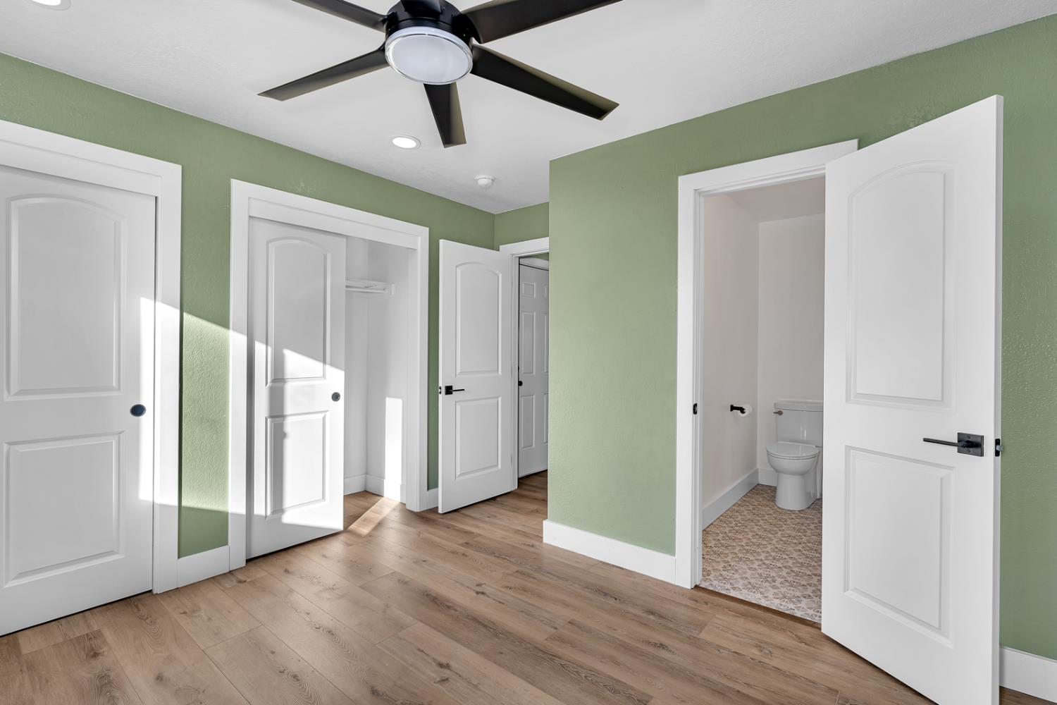 15912 Idaho Ave, Lemoore, CA 93245