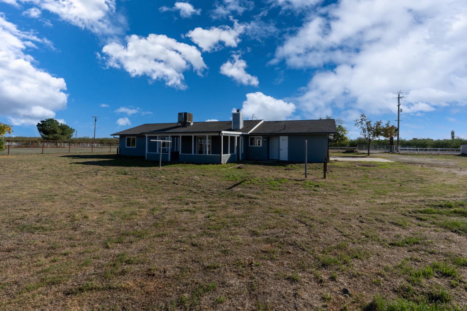 15912 Idaho Ave, Lemoore, CA 93245