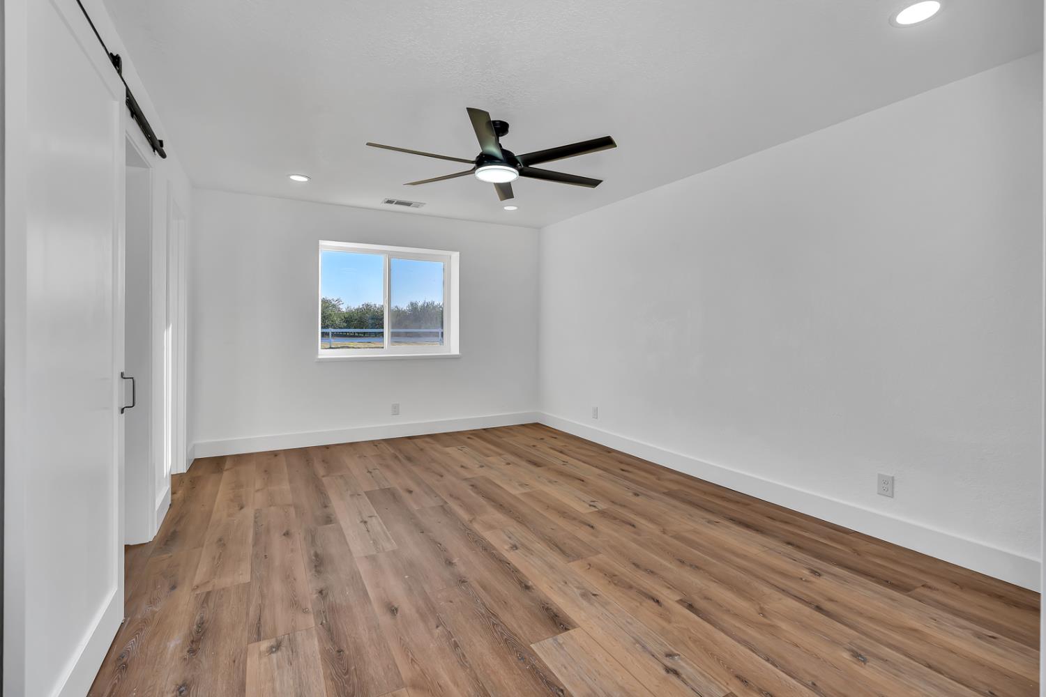 15912 Idaho Ave, Lemoore, CA 93245