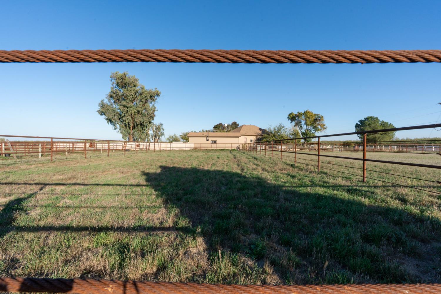 15912 Idaho Ave, Lemoore, CA 93245