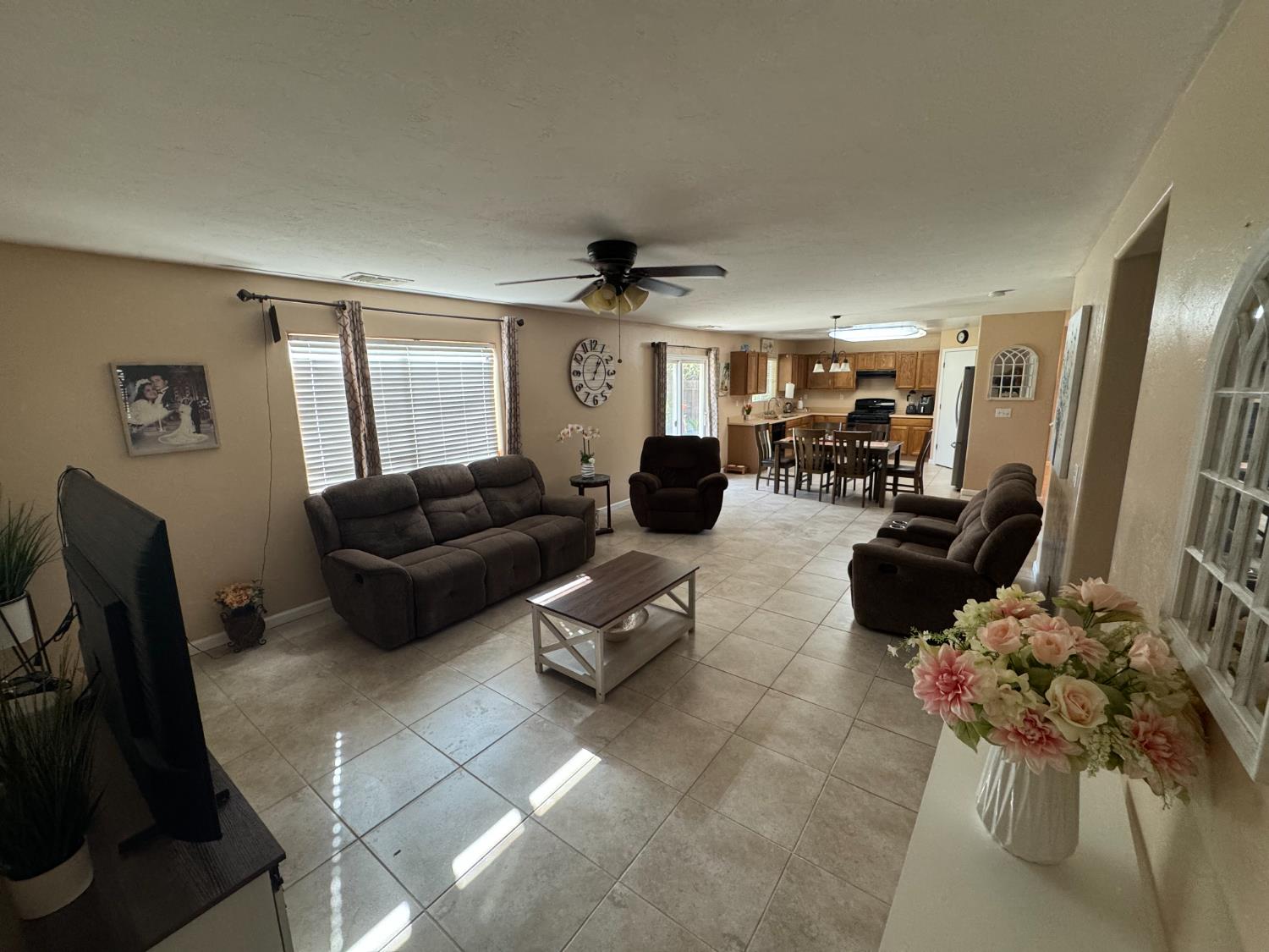 6349 E Braly Ave, Fresno, CA 93727