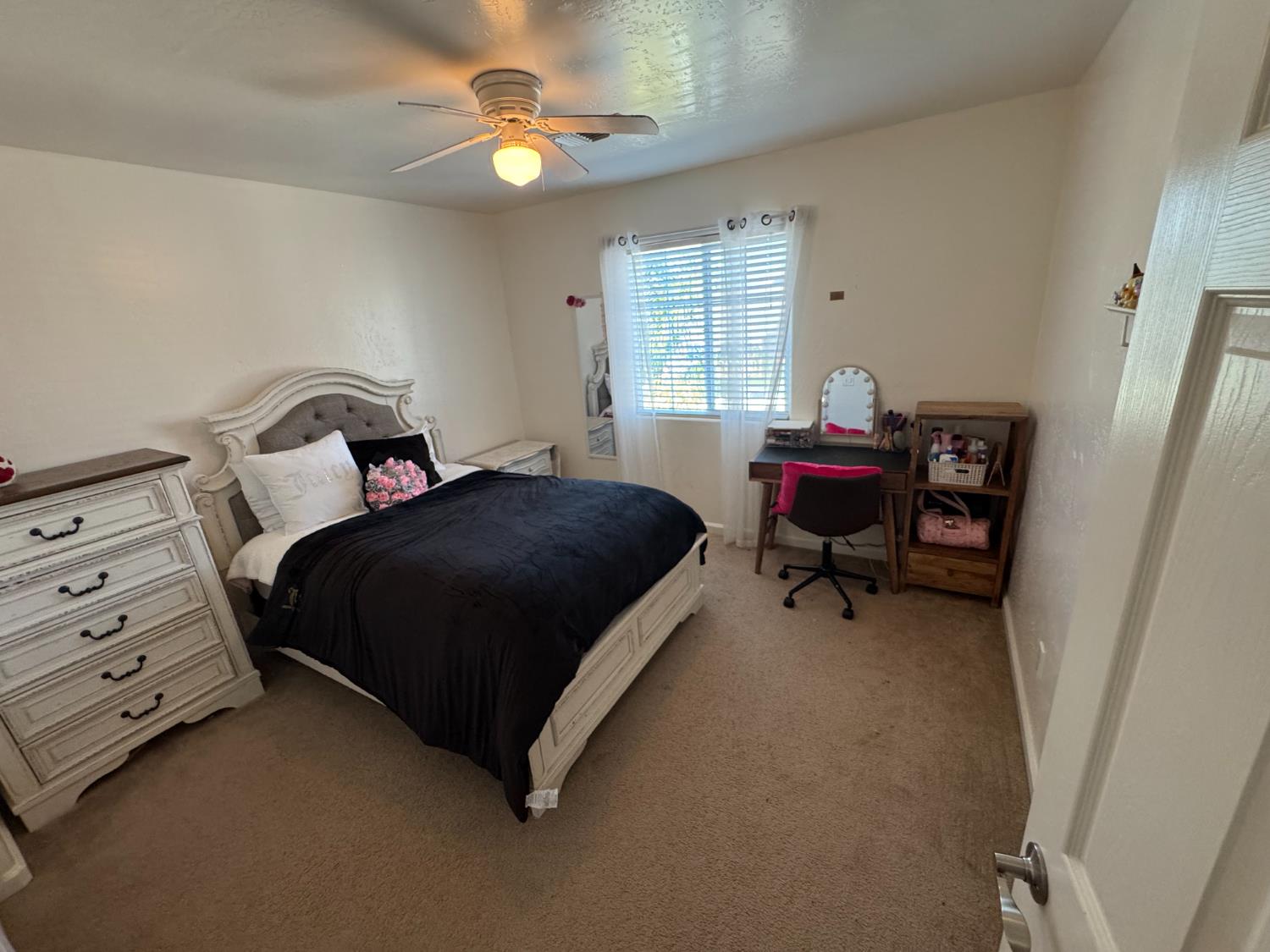 6349 E Braly Ave, Fresno, CA 93727