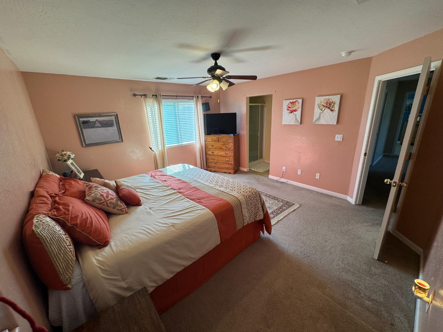 6349 E Braly Ave, Fresno, CA 93727