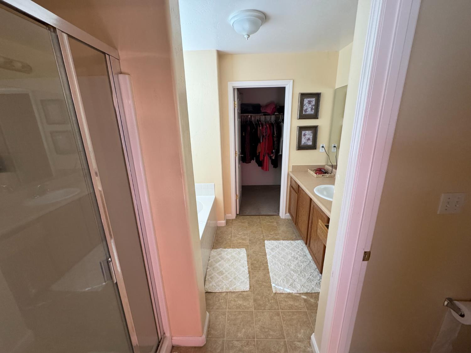 6349 E Braly Ave, Fresno, CA 93727